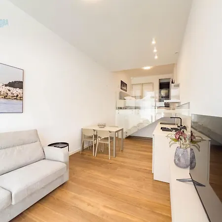 Apartment Capitolina 3 Tirabora Short Rent Triest