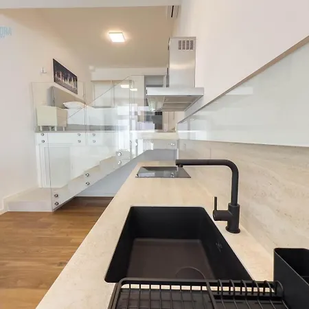 Capitolina 3 Tirabora Short Rent *